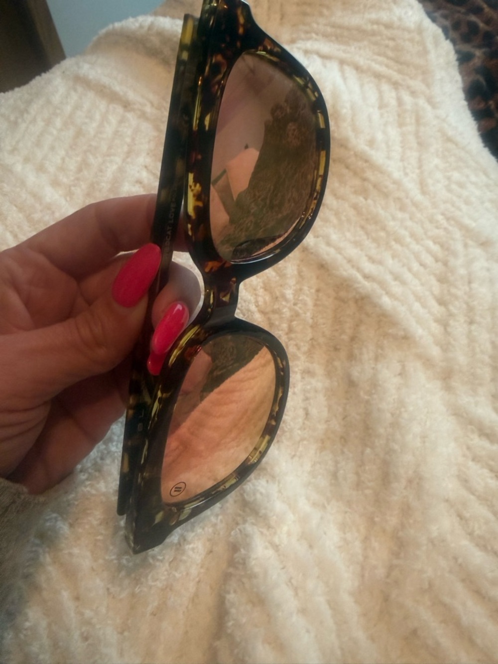 Tortoiseshell Frame Sunglasses with Rose Lenses - Women BLENDERS - Picture 4 of 4